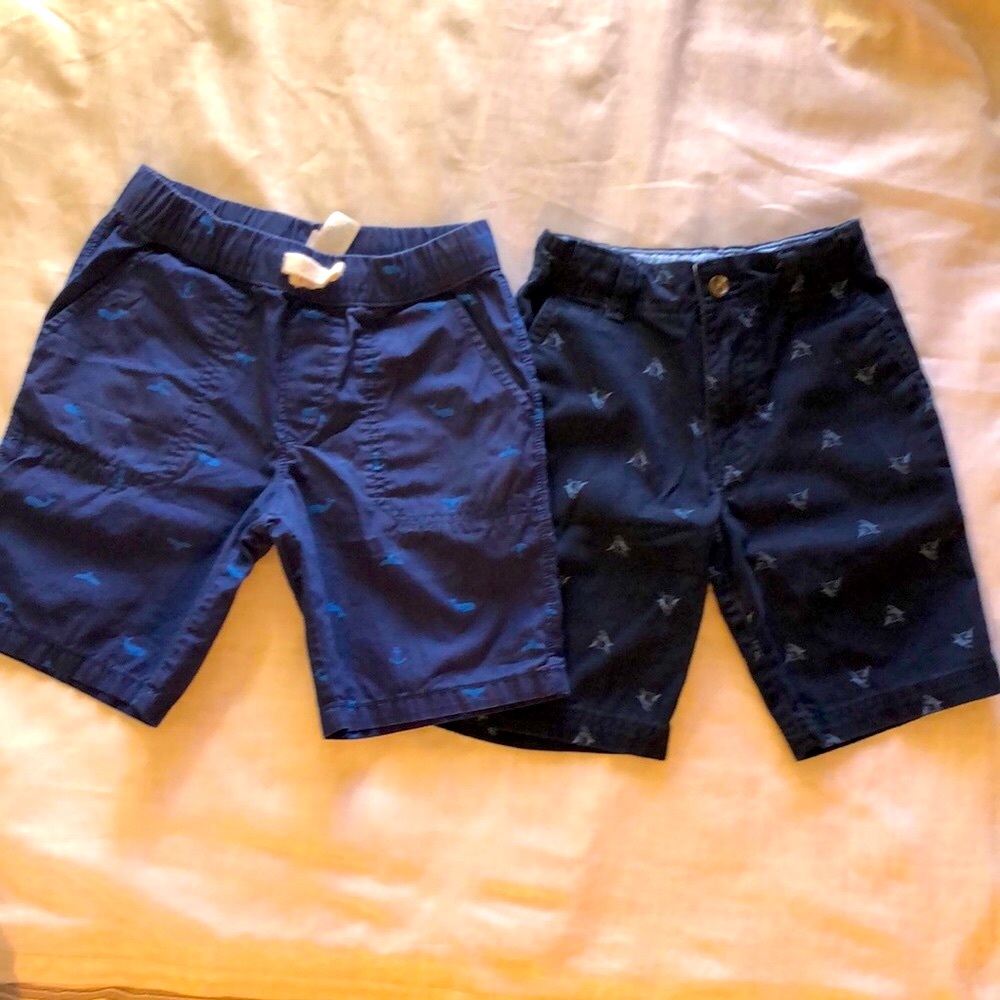 2 pair 1 Faded Glory and 1 Carters boys shorts size 6